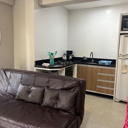 Апартаменты Residencial Tia Dilma Бомбиньяс Экстерьер фото